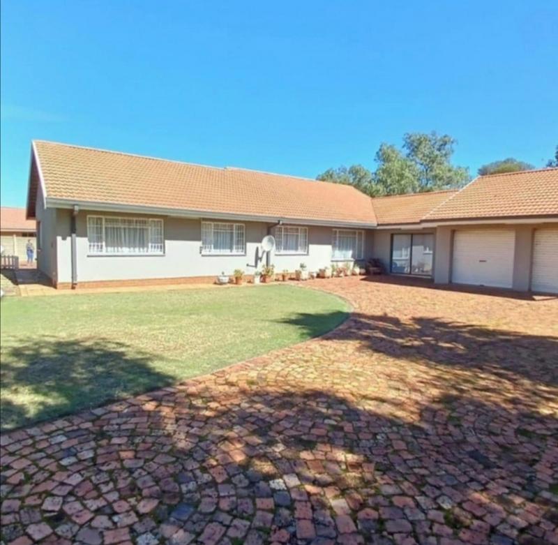 4 Bedroom Property for Sale in Vaal Park Ext 1 Free State